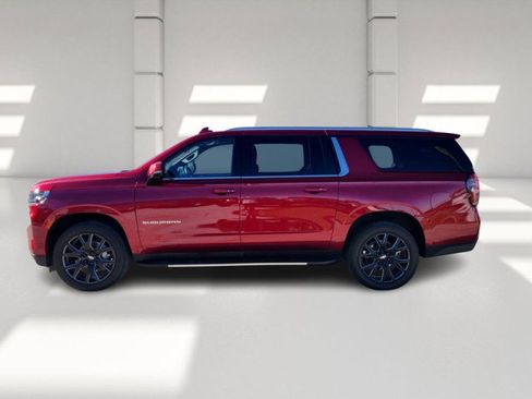 Used 2021 Chevrolet Suburban LT w/ LT Signature Package image 4