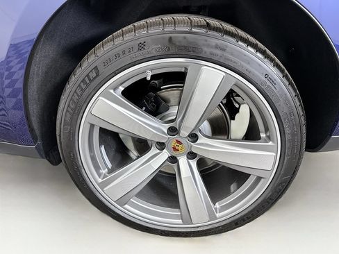 Used 2026 Porsche Macan AWD/4WD image 32
