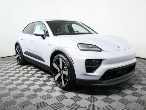 New 2026 Porsche Macan 4S Electric image 27