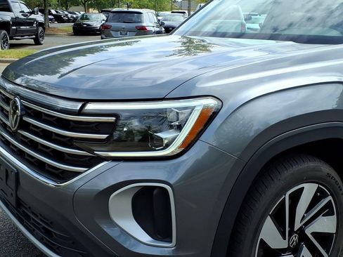 Used 2024 Volkswagen Atlas SE AWD/4WD image 26