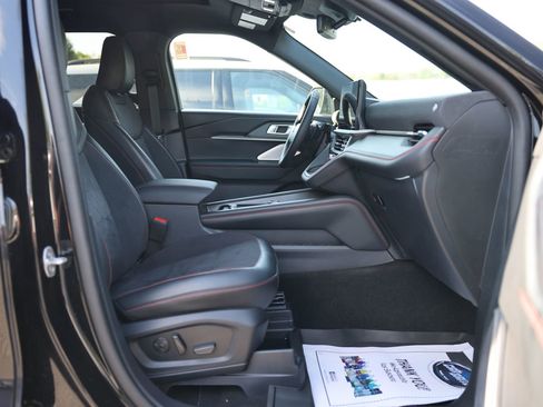 Used 2025 Ford Explorer ST w/ Sun And Sound Package AWD/4WD image 9