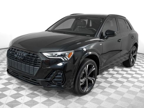 Used 2023 Audi Q3 2.0T Premium Plus w/ Premium Plus Package AWD/4WD image 7