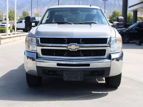 Used 2009 Chevrolet Silverado 2500 LT w/ Interior Plus Package AWD/4WD image 9