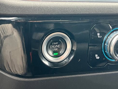 Used 2024 GMC Sierra 1500 SLT image 33