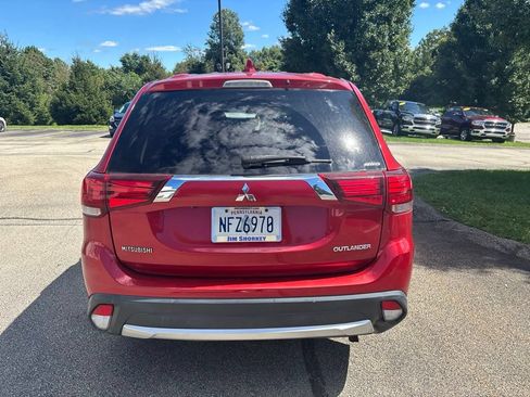 Used 2018 Mitsubishi Outlander SE AWD/4WD image 6