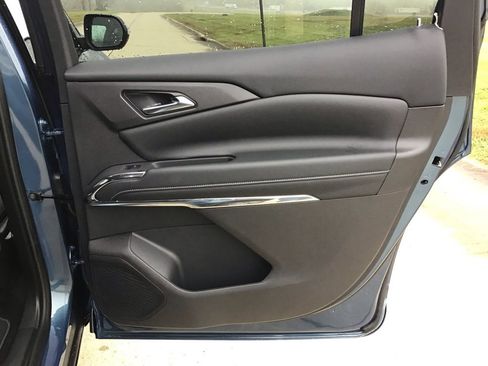 New 2026 Chevrolet Traverse LT image 18