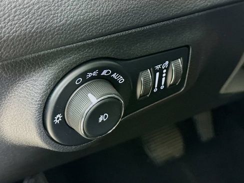 Used 2020 Jeep Compass Latitude w/ Popular Equipment Group FWD image 6