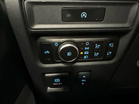 Used 2025 Ford F150 Lariat AWD/4WD image 21