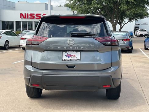 Used 2025 Nissan Rogue SV FWD image 5