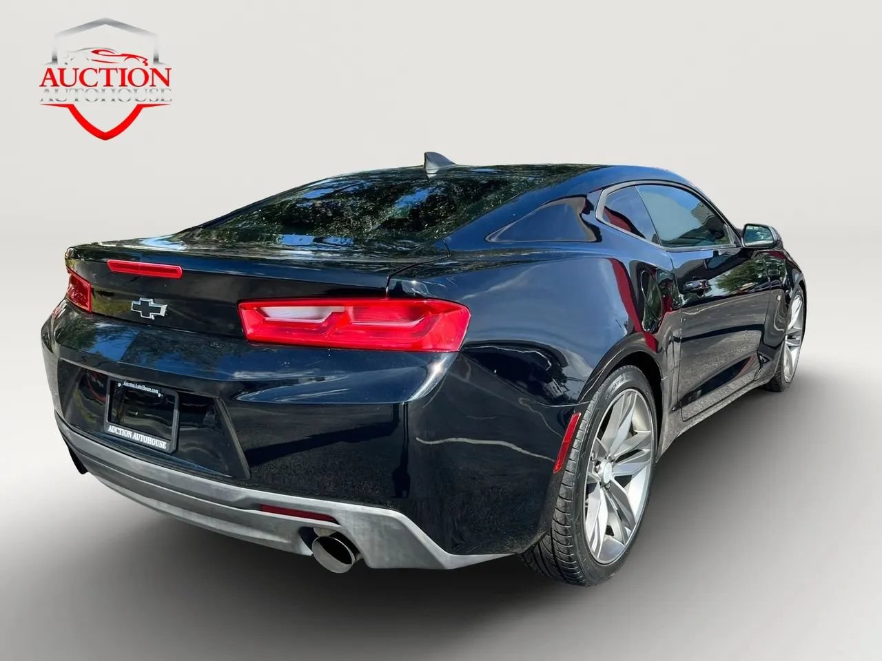 Used 2016 Chevrolet Camaro LT RWD image 5