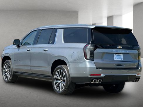 New 2026 Chevrolet Suburban High Country AWD/4WD image 6
