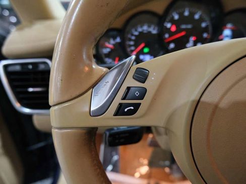 Used 2014 Porsche Panamera 4 image 39