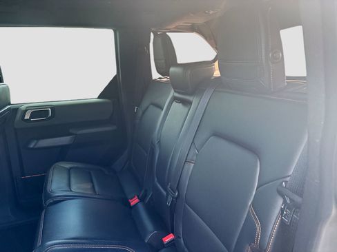 Used 2022 Ford Bronco Badlands w/ Sasquatch Package image 24