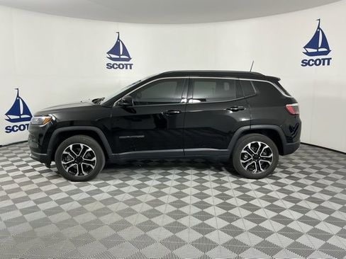 Used 2023 Jeep Compass Limited w/ Sun and Sound Group AWD/4WD image 4