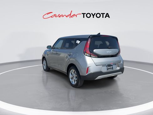 Used 2025 Kia Soul LX w/ LX Technology Package FWD image 6