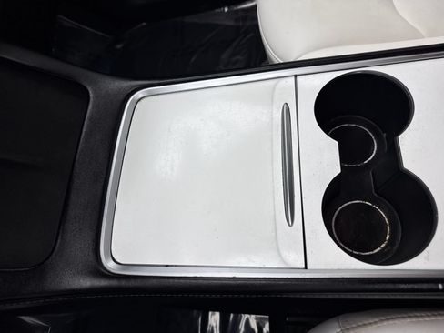 Used 2022 Tesla Model Y Performance AWD/4WD image 29