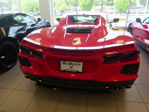 Used 2025 Chevrolet Corvette Stingray Preferred Conv w/ Z51 Performance Package RWD image 5
