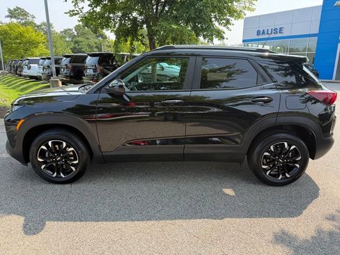 Used 2023 Chevrolet TrailBlazer LT w/ Convenience Package AWD/4WD image 2