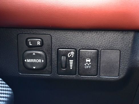 Used 2013 Toyota RAV4 Limited image 38