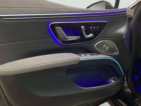 Used 2023 Mercedes-Benz EQS 580 4MATIC Sedan image 27