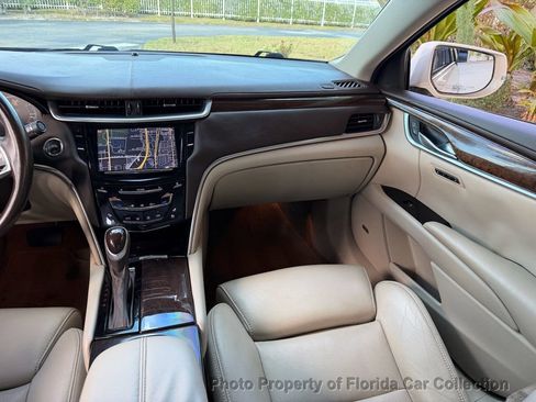 Used 2014 Cadillac XTS Premium image 12
