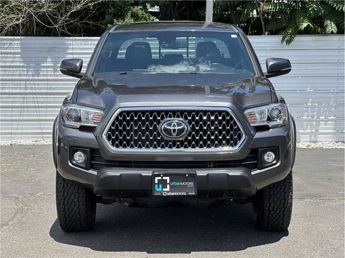 Used 2018 Toyota Tacoma TRD Off-Road w/ TRD Premium Off Road Package AWD/4WD image 7
