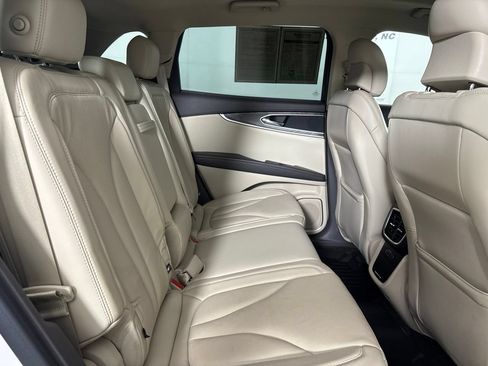 Used 2016 Lincoln MKX Reserve w/ Technology Package FWD image 28