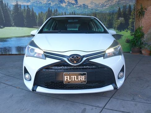 Used 2016 Toyota Yaris SE image 2