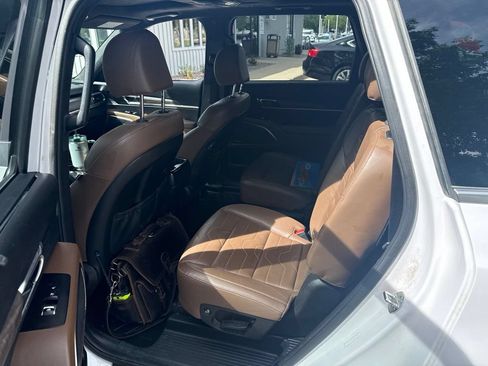 Used 2022 Kia Telluride SX w/ SX Prestige Package AWD/4WD image 5