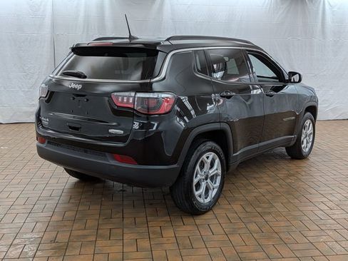 Used 2025 Jeep Compass Latitude image 7