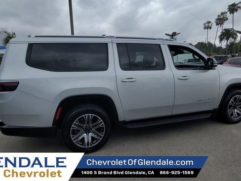 Used 2024 Jeep Wagoneer L Series II image 9