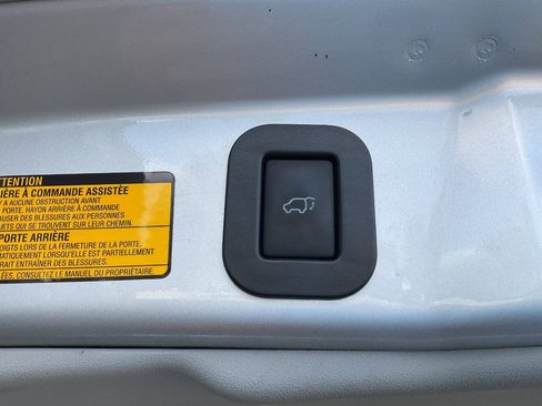 Used 2010 Toyota Venza AWD w/ Convenience Pkg image 32