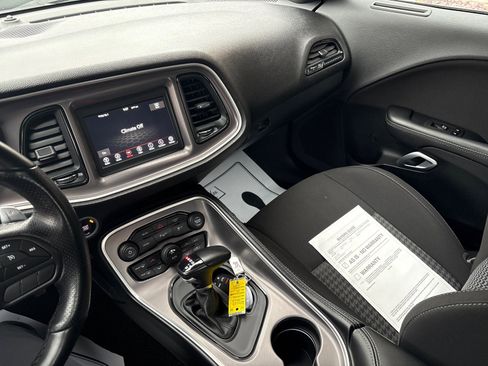 Used 2022 Dodge Challenger GT image 16