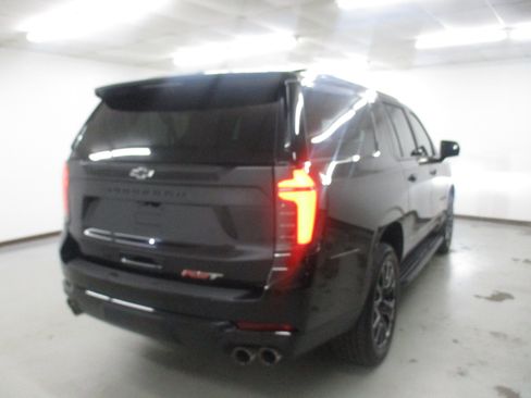 Used 2026 Chevrolet Suburban RST w/ Comfort Package AWD/4WD image 7
