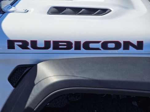 Used 2023 Jeep Gladiator Rubicon w/ Cold Weather Group AWD/4WD image 7