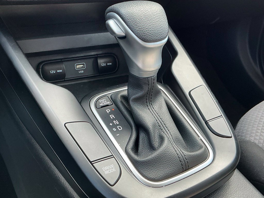 Used 2025 Kia Soul LX w/ LX Technology Package FWD image 38