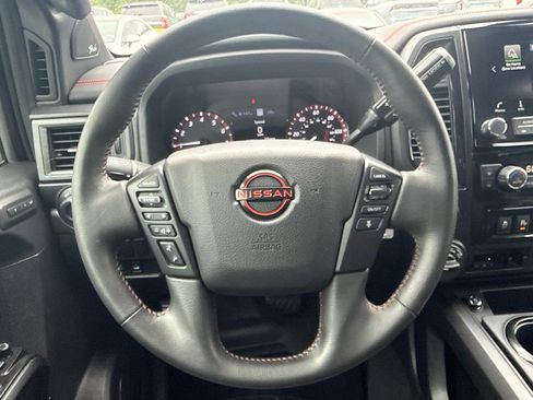 Used 2023 Nissan Titan PRO-4X w/ Pro-4x Convenience Package AWD/4WD image 16