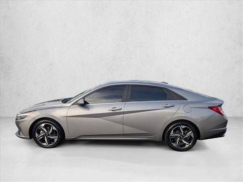 Used 2023 Hyundai Elantra Limited FWD image 9