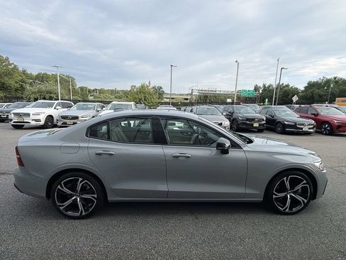 Certified 2024 Volvo S60 B5 Plus w/ Climate Package AWD/4WD image 9
