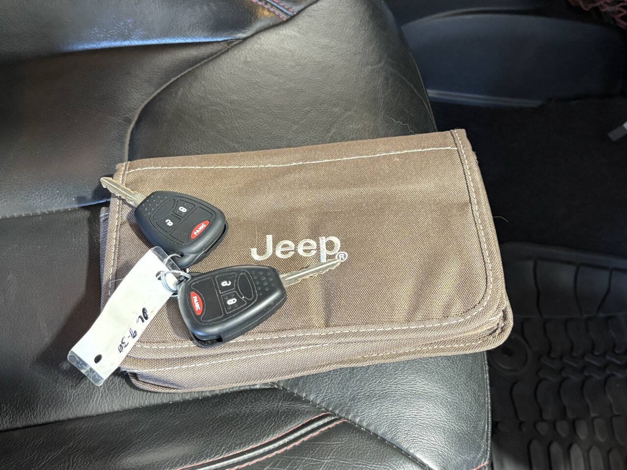Used 2017 Jeep Wrangler Unlimited Rubicon AWD/4WD image 34