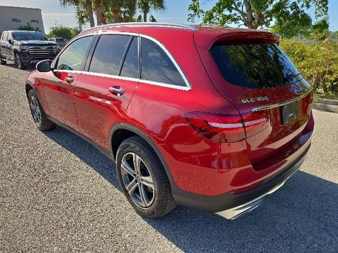 Used 2019 Mercedes-Benz GLC 300 4MATIC image 3