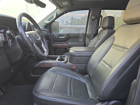 Used 2023 GMC Sierra 2500 Denali w/ Denali Black Diamond Edition AWD/4WD image 15