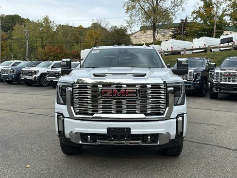 New 2026 GMC Sierra 2500 Denali w/ Denali Reserve Package image 3