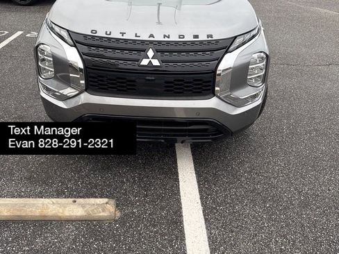 Used 2022 Mitsubishi Outlander SEL Black Edition image 3