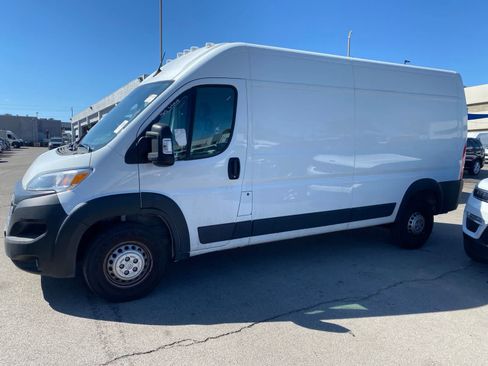 Used 2026 RAM ProMaster 2500 w/ Convenience Group FWD image 8