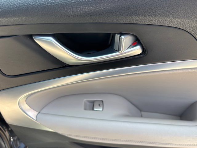 Used 2023 Genesis G70 2.0T RWD image 48