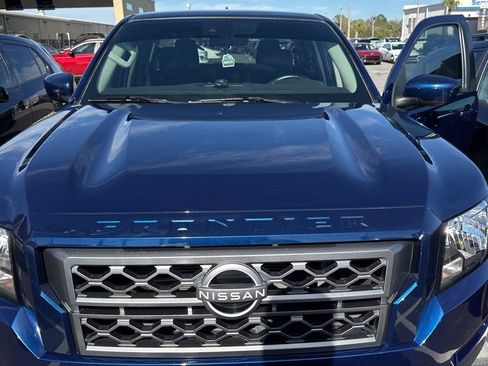 Used 2022 Nissan Frontier SV image 1