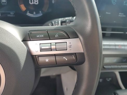 Used 2025 Hyundai Kona SEL FWD image 29