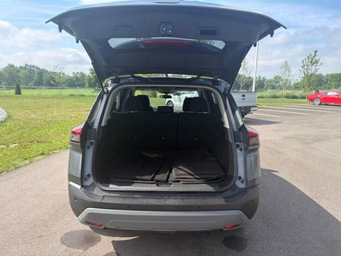 Used 2023 Nissan Rogue S FWD image 9