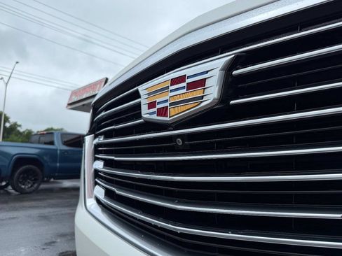 Used 2021 Cadillac Escalade Premium Luxury Platinum AWD/4WD image 16